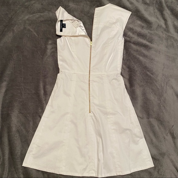 - NWT White French Connection mini Dress Cap sleeves. Size 2 - Picture 3 of 10
